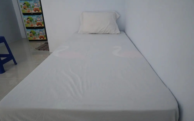 OYO Life 93786 Kost Alamku Syariah