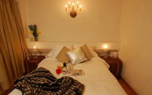 Aura Suites Boutique Hotel
