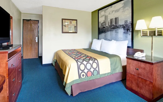 Super 8 Newport News/Jefferson Ave.
