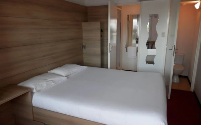 Ever Route 64 Brit Hotel Tarbes Ibos