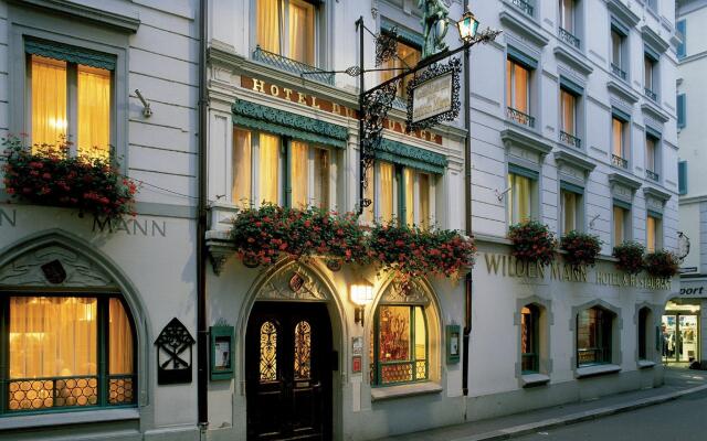 Romantik Hotel Wilden Mann Luzern вид на фасад