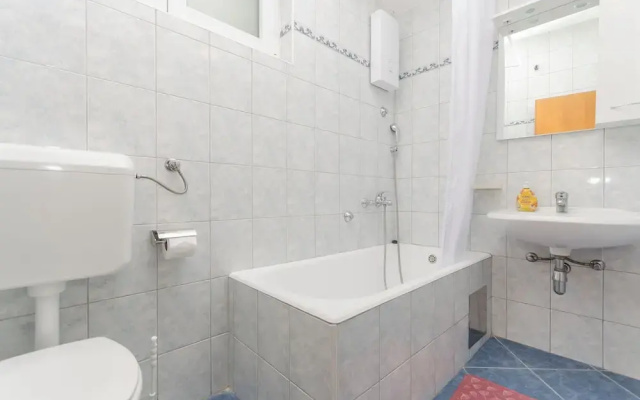 Apartment Mira