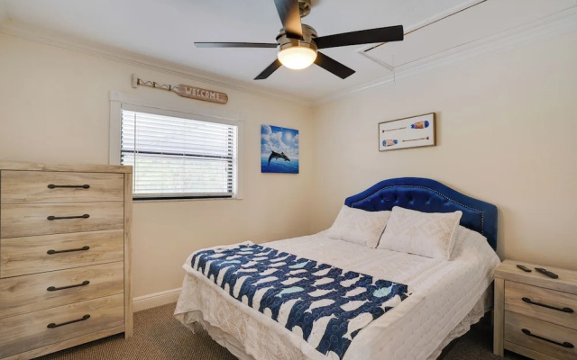 2 Mi to Bonita Beach: Bbq-ready Townhome!