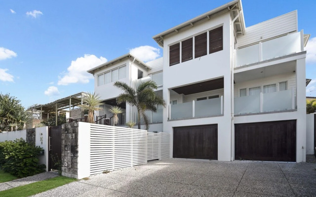 Sea Splash 75 Lorikeet Drive