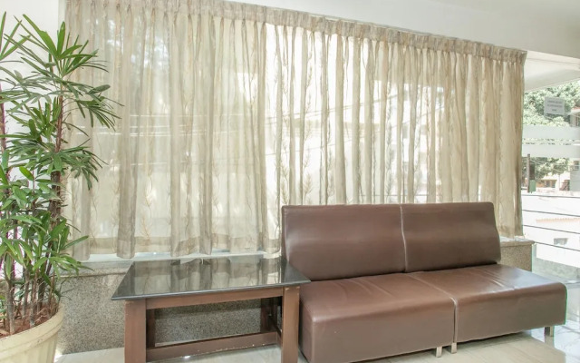OYO 3242 Hotel Status Executive Room's
