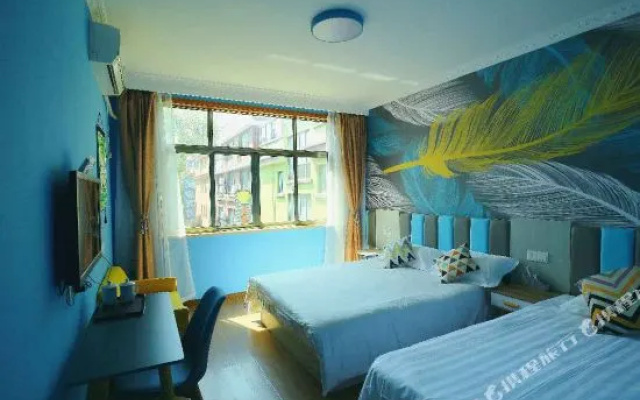 Shengsi Yanyuan Xiangge Inn
