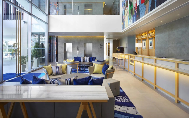 Отель Holiday Inn Express Bangkok Sathorn