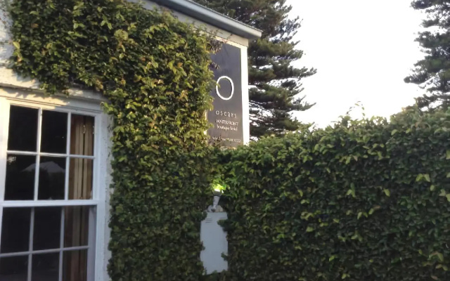 Oscars Waterfront Boutique Hotel