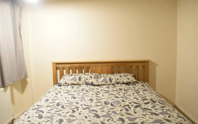 Homely 2 Bedroom House in Greenwich