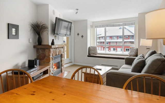 Bear Lodge One Bedroom by MVA