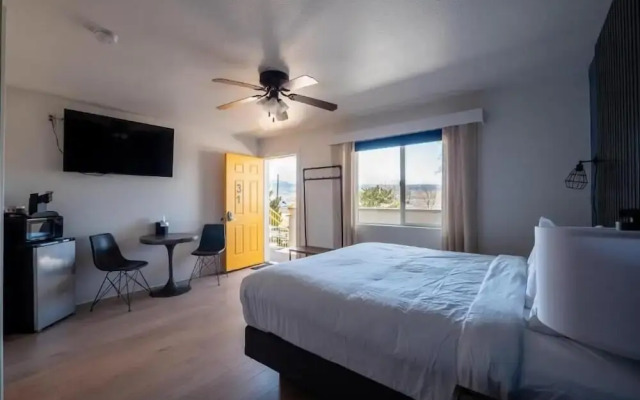 Balanced Rock Inn