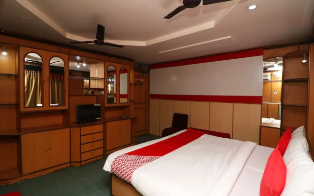 OYO Flagship 30893 Hotel Bob's