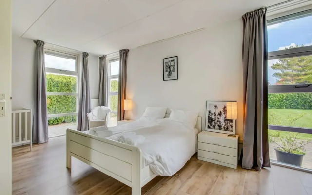 Lovely Holiday Home in Zeewolde With a Swimming Pool