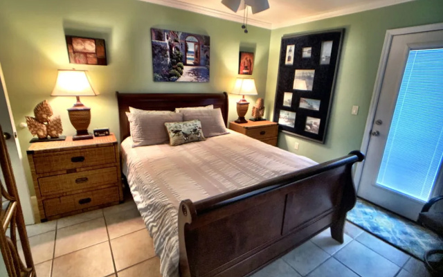 Family Ties - 3 Br Home