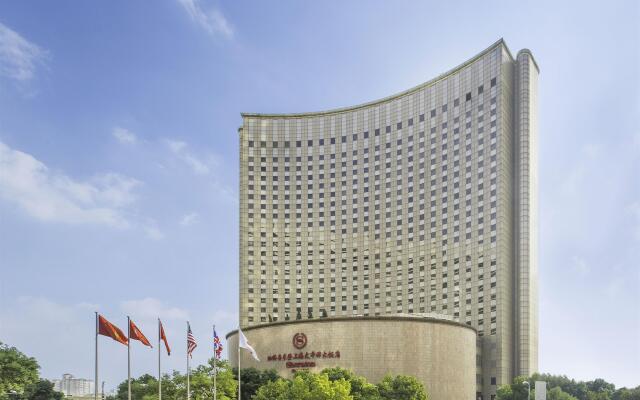Hongqiao Jin Jiang Hotel (Formerly Sheraton Shanghai Hongqiao Hotel) вид на фасад