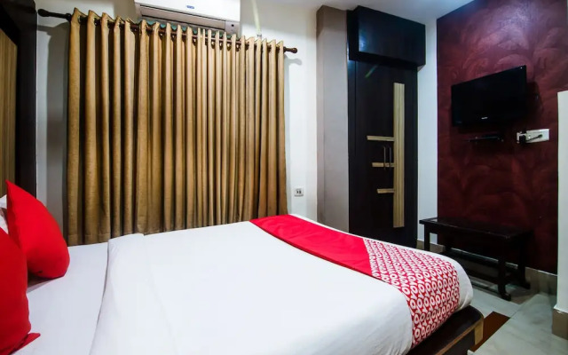 OYO 14869 Hotel Apollo