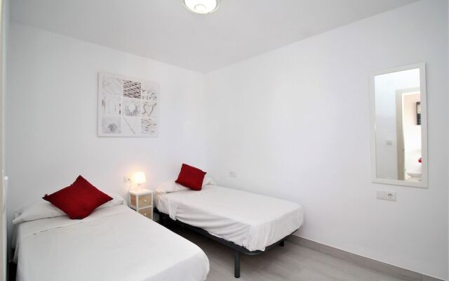 Отель Apartamento Acuarium III - 19E комната для гостей