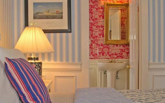 Captain David Kelley House Bed & Breakfast