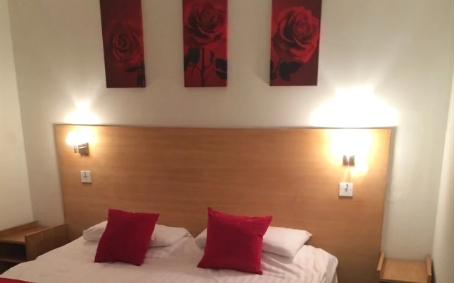 The New Dundee Carlton Hotel