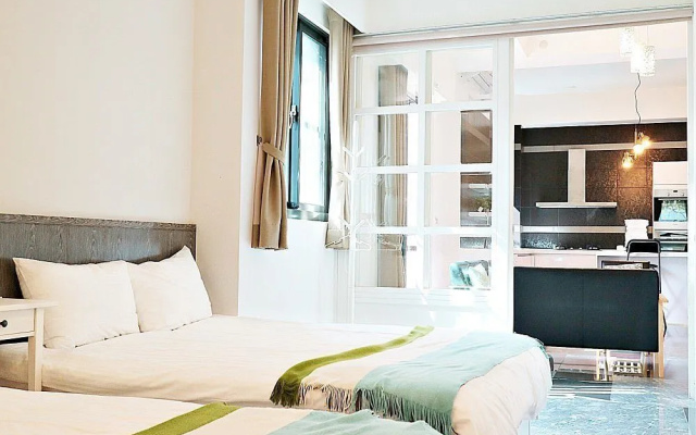 SUN-LIGHT-B&B