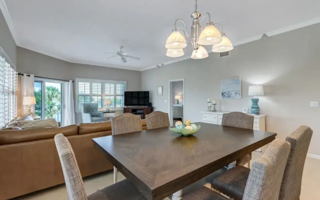 Stunning 3BR Condo w/ Wraparound Porch Ocean Park