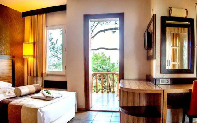 Ayvalik Beach Hotel