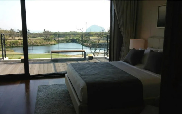 Seopjikoji Ocean Condo