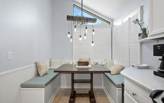 Loggerhead Lodge by Distinctive Beach Rentals