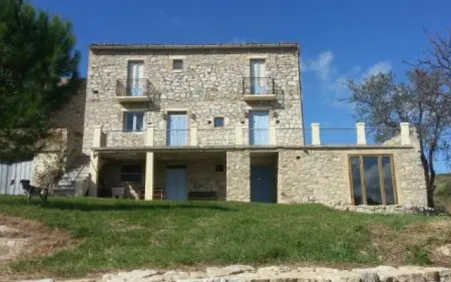 Casa Pietra