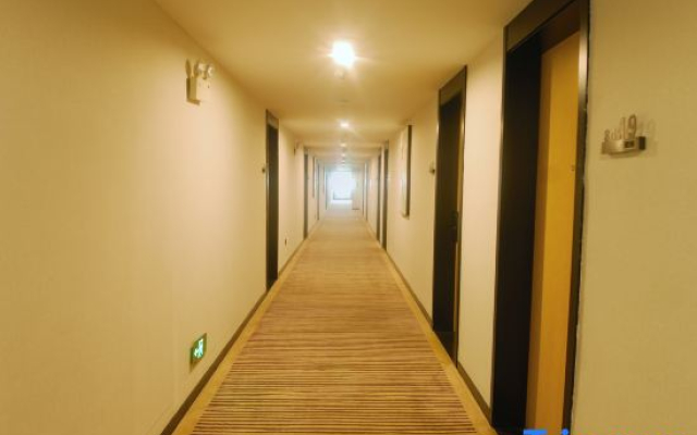 GreenTree Inn Hotel (Cangzhou Longnan Wanda Plaza)