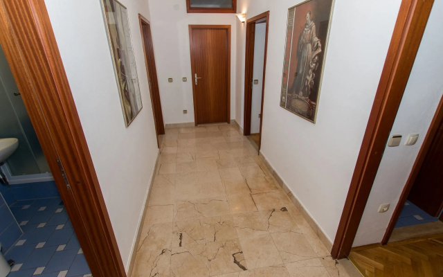 Apartment Prgo - spacious with view & parking: A1 2.kat Makarska, Riviera Makarska