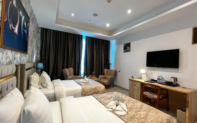 Al Mansour Plaza