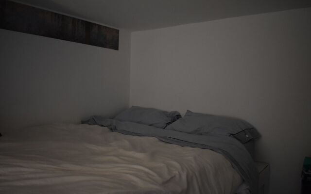 Апартаменты Cosy 1 Bedroom Apartment Near Le Marais комната для гостей