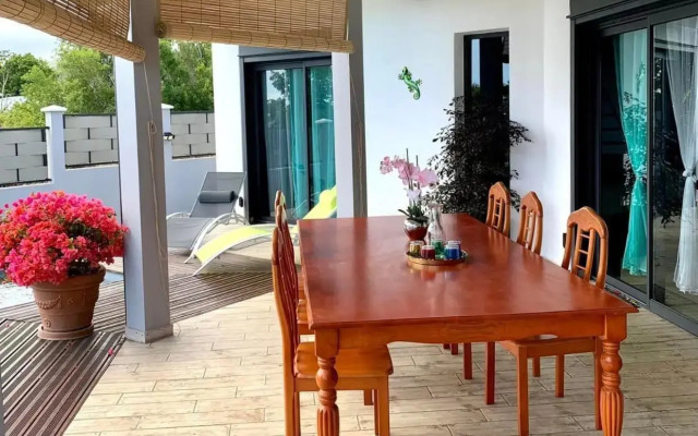 la villa TIKALIKATA
