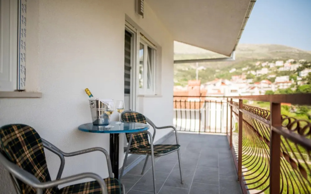 LCT Blue Lions Apartments