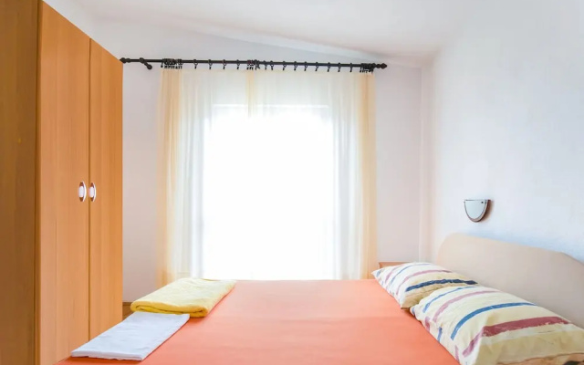 Lovely Apartment in Krneza Near Seabeach