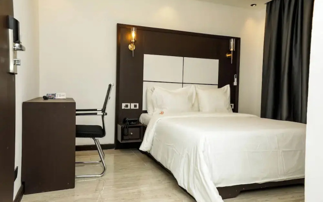Debolonia Palace Hotel