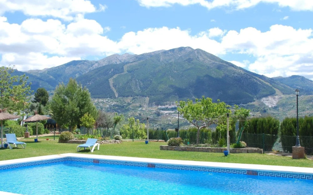 Cozy Apartment in Viñuela With Pool