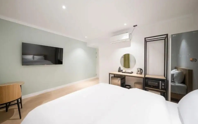 Hound Hotel Gumi indong