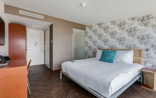Beachhouse Hotel
