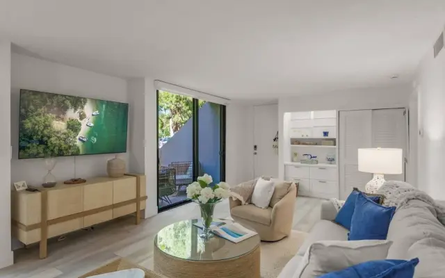 Sandy Cove Hideaway