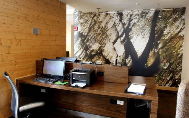Courtyard by Marriott Atlanta Northlake