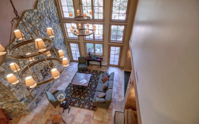 Expedition Station 8603 by SummitCove Vacation Lodging