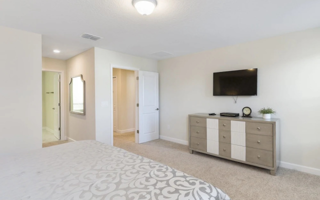 Storey Lake - 4784 Kings Castle Circle