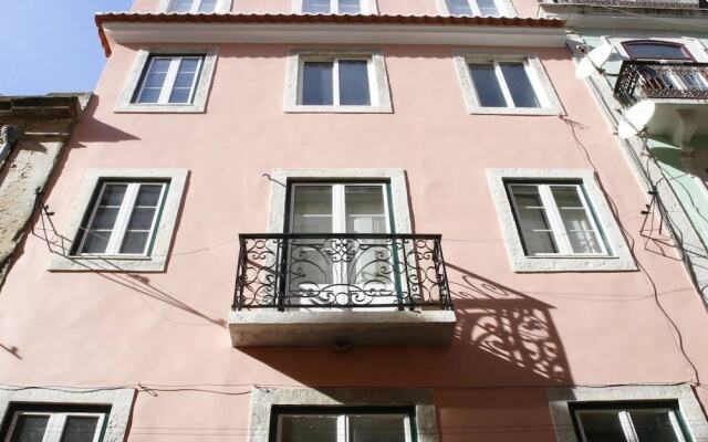 Апартаменты LX4U Apartments - Bairro Alto вид на фасад