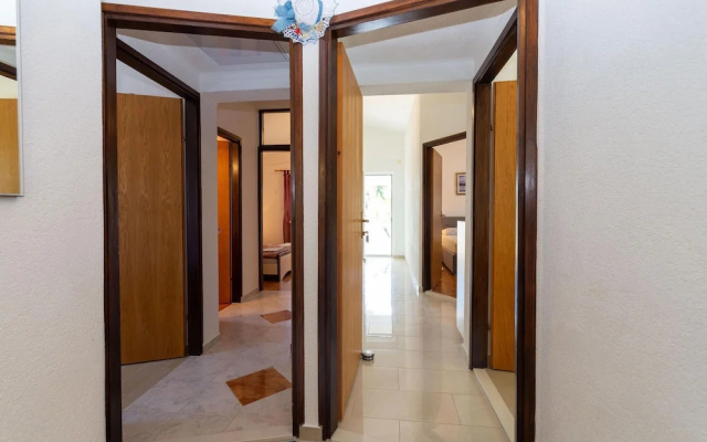 Nice Home in Starigrad With Wifi and 6 Bedrooms