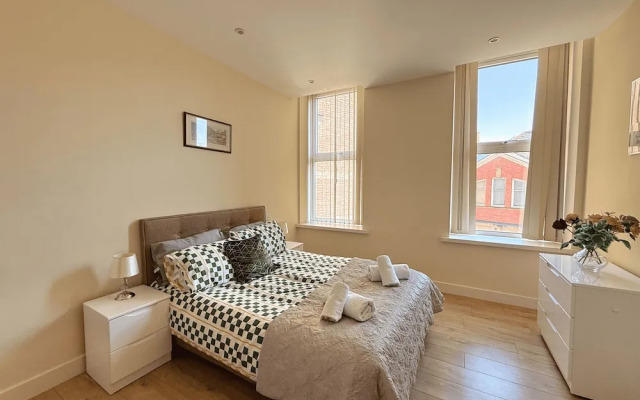 Elegant 2 Bed City Centre Flat