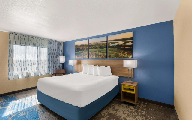 Days Inn by Wyndham Newton