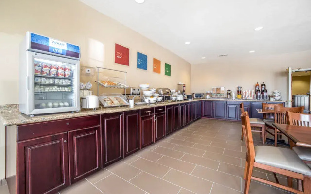 Country Inn & Suites