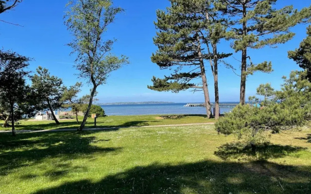 2 Person Comfortable Holiday Park Home in Testby
